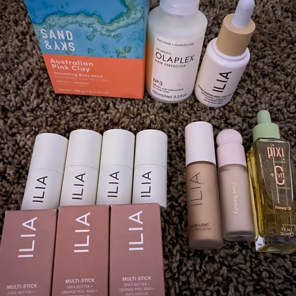 Makeup - Picture 6 of 6